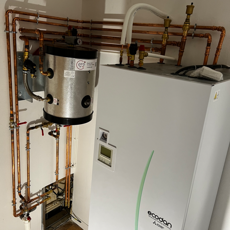 Image de pompe à chaleur Air/eau avec son circuit hydraulique